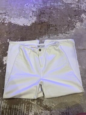 Zara White Front-Button High Waist Jeans